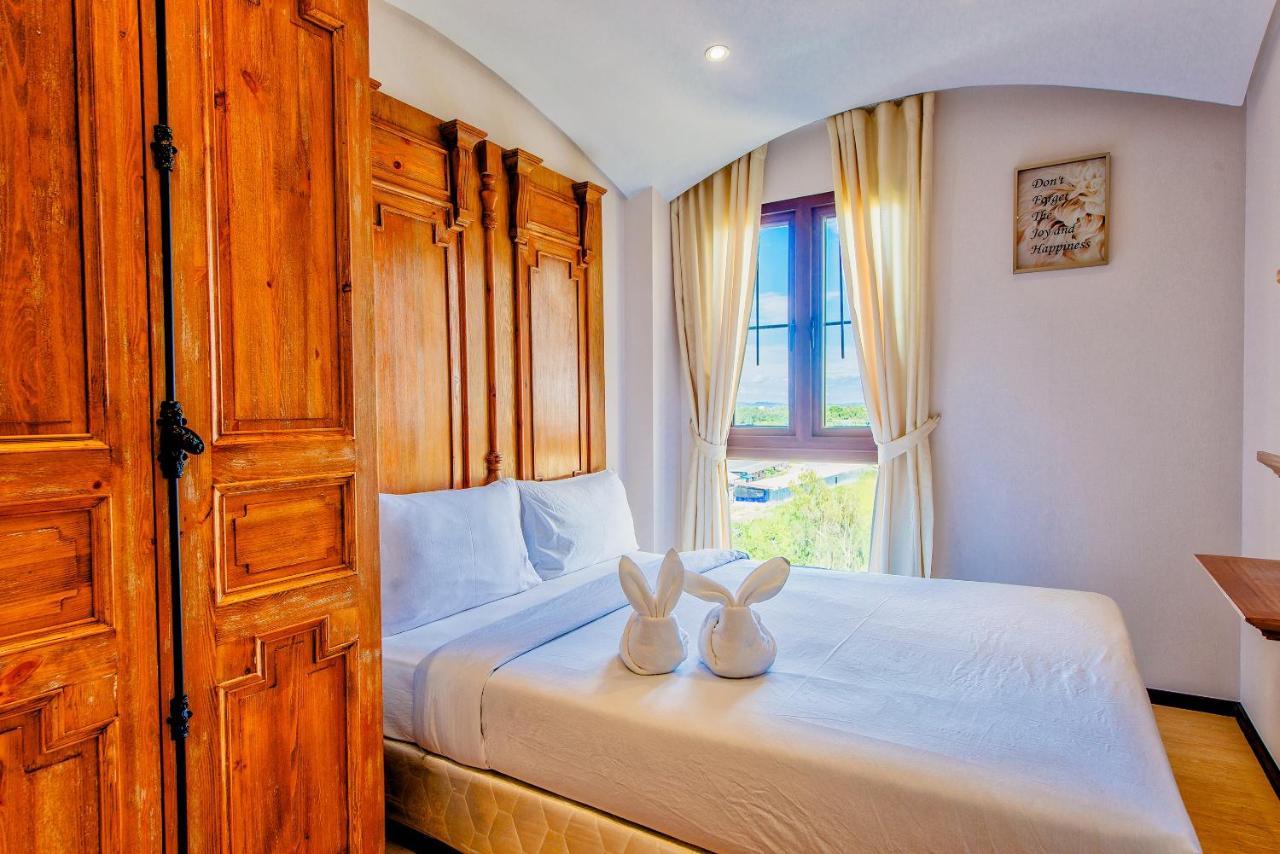 Venetian Apartment *